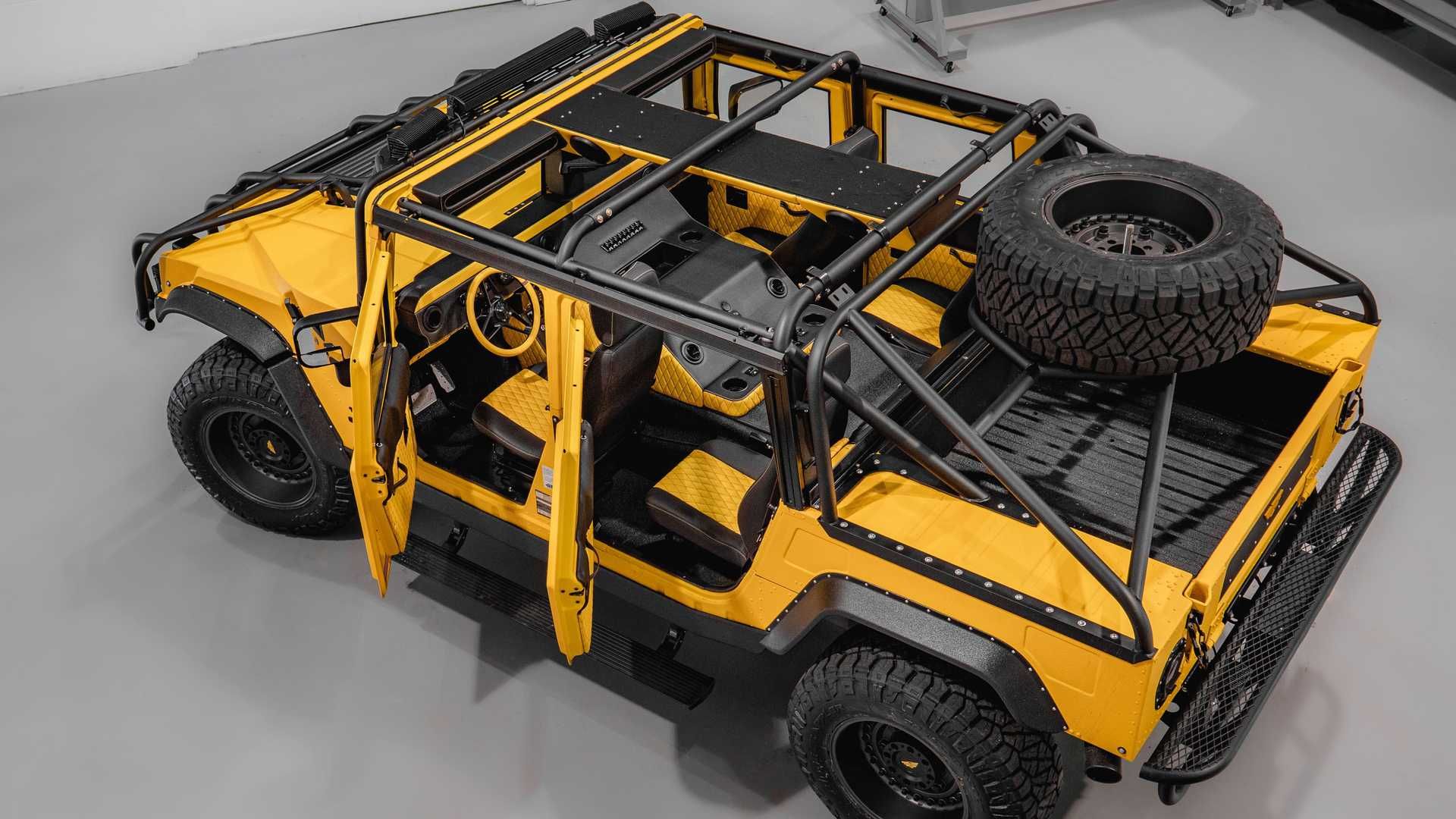 نمای بالا شاسی بلند آفرود هامر اچ وان /  Hummer H1 با تیونینگ میل اسپک / Mil-Spec Automotive