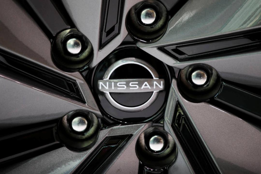 لوگو نیسان / Nissan در مرکز چرخ خودرو