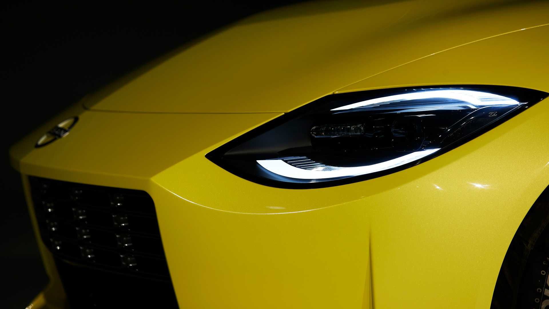 nissan Z نیسان Z  نمای چراغ جلو