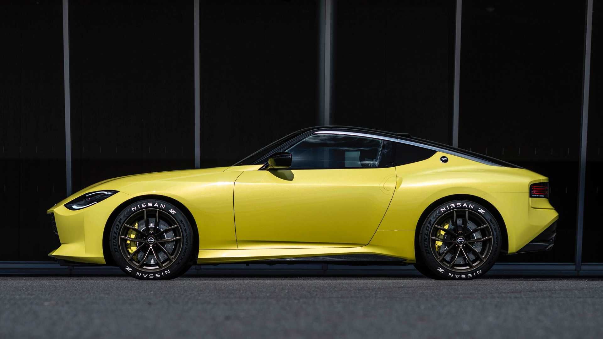 nissan Z نیسان Z  نمای جانبی 