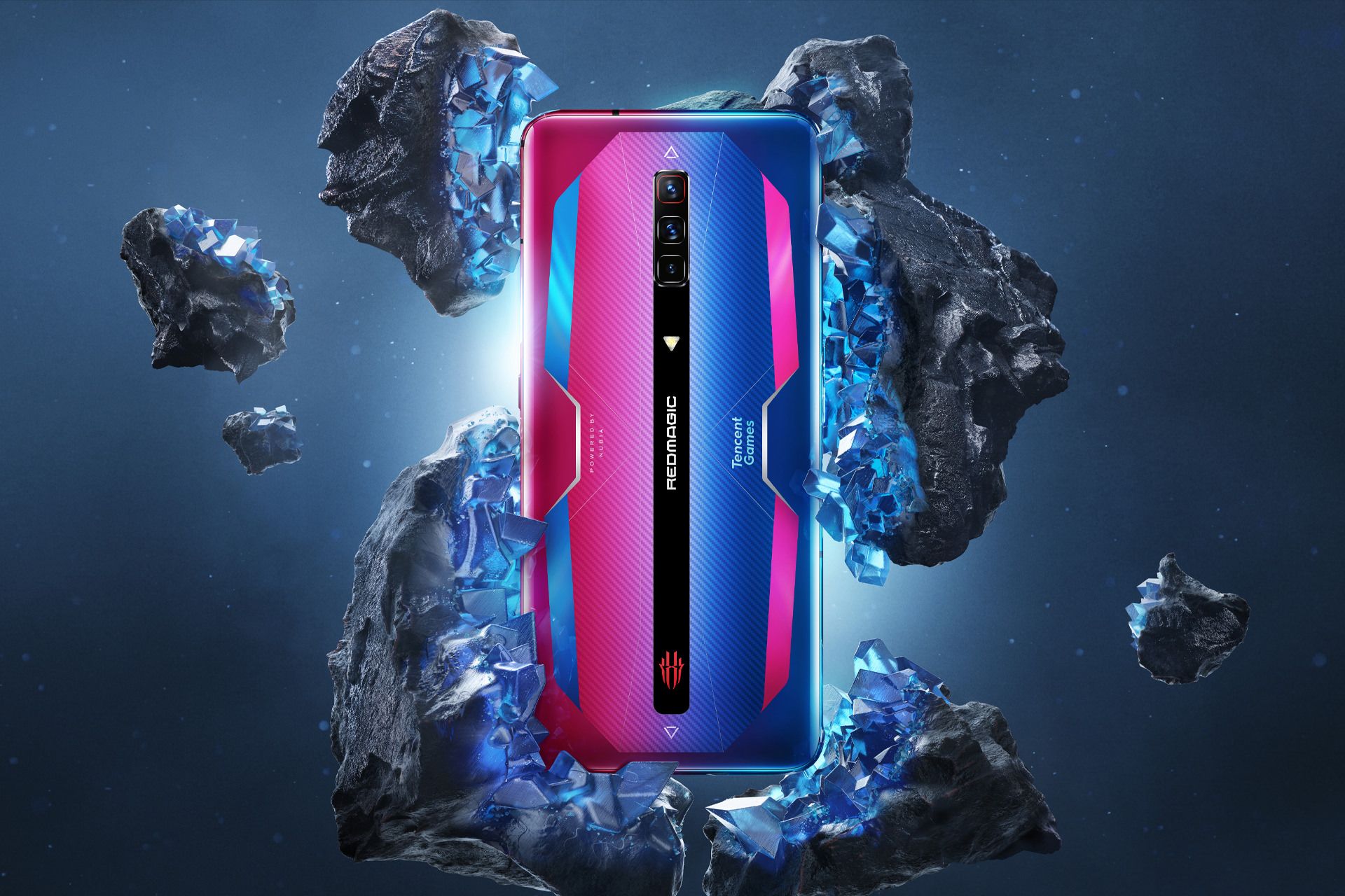 مدل آبی و قرمز ردمجیک 6 پرو / RedMagic 6 Pro از نمای پشت