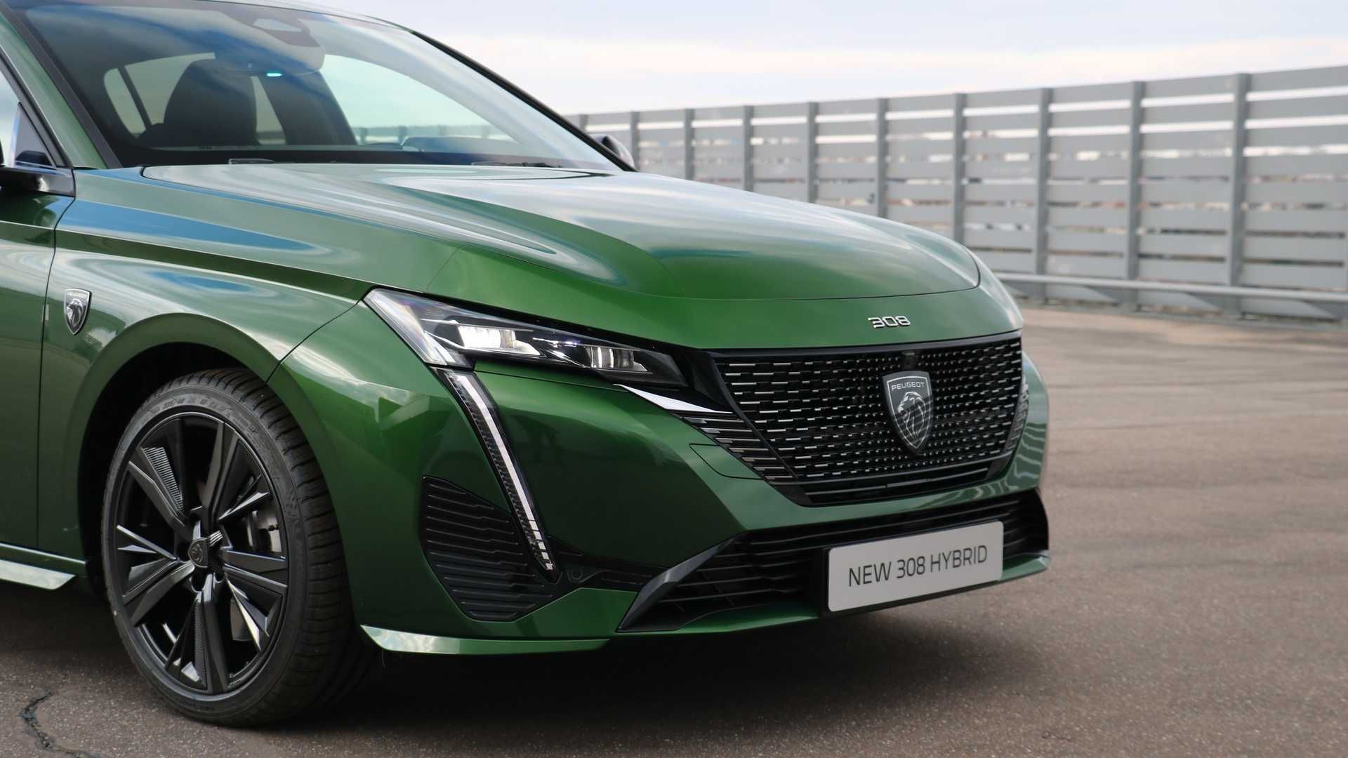 Peugeot 308 پژو 308 مدل 2021 نمای جلو پنجره