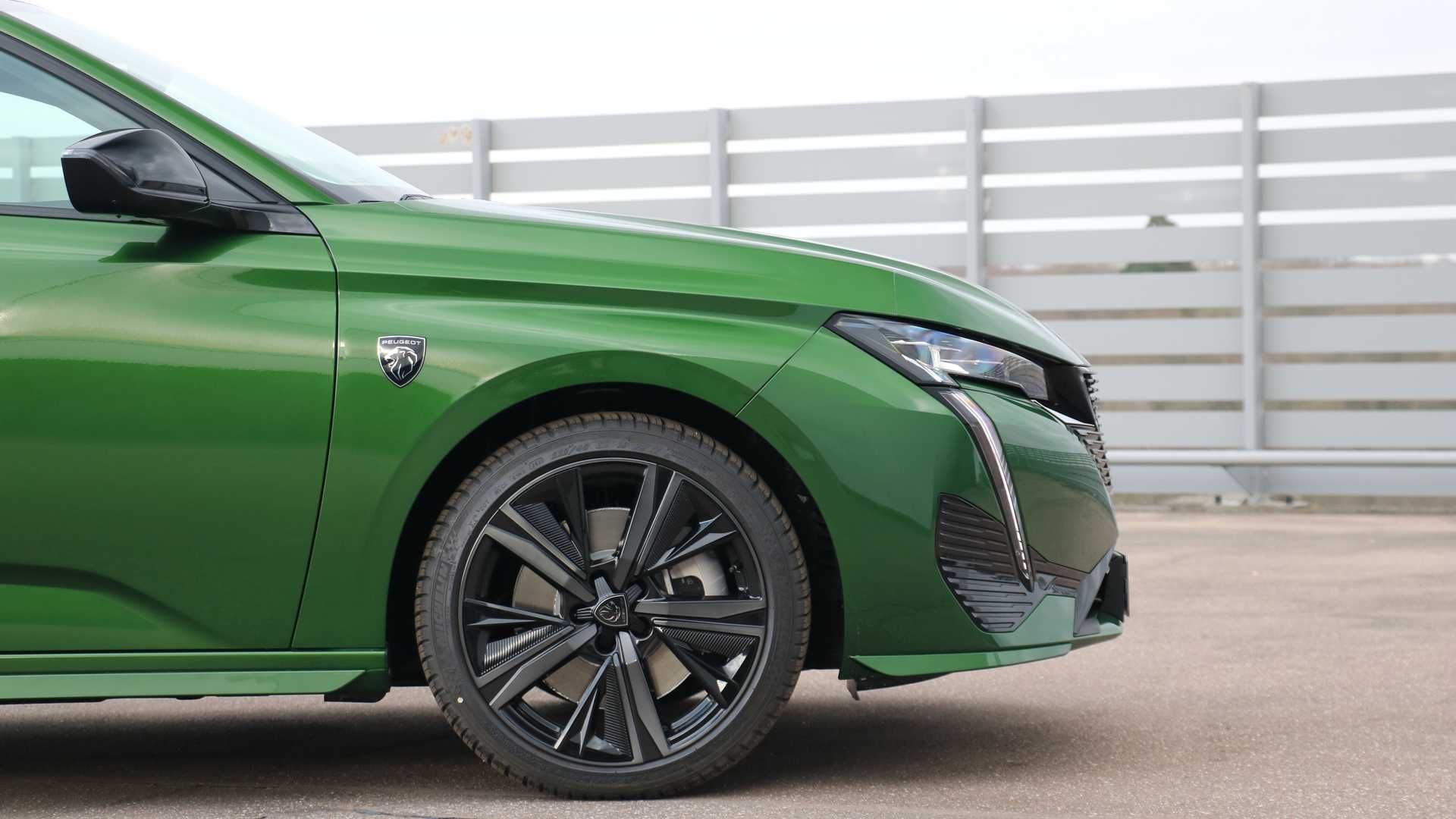 Peugeot 308 پژو 308 مدل 2021 نمای چرخ 