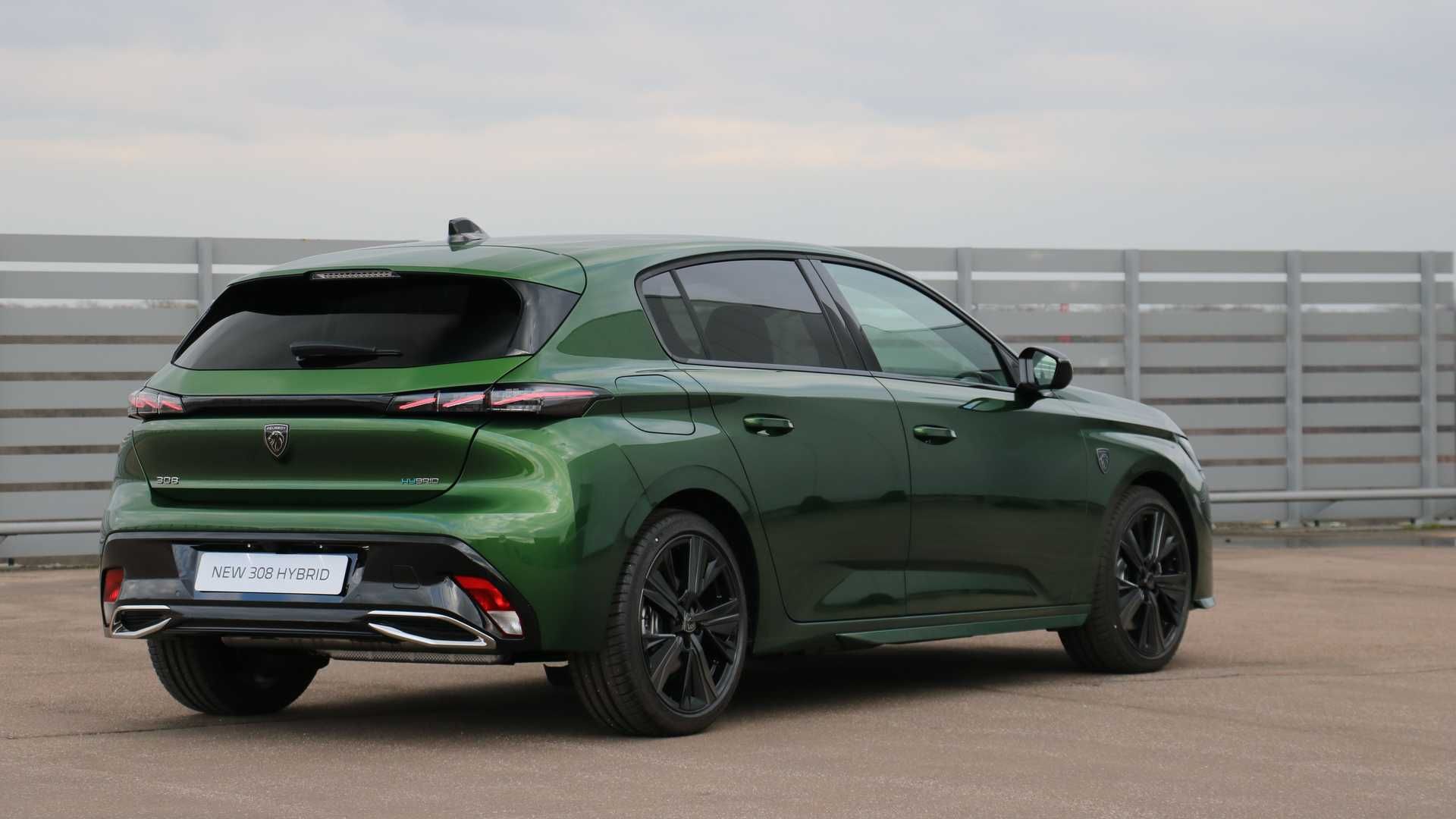 Peugeot 308 پژو 308 مدل 2021 نمای پشت