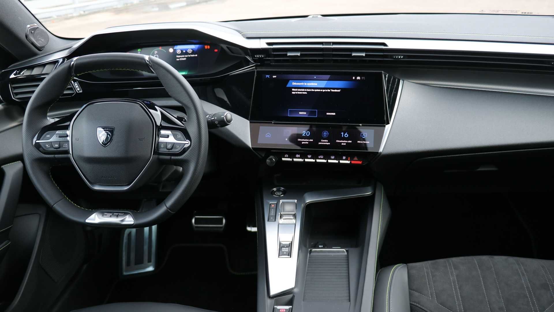 Peugeot 308 پژو 308 مدل 2021 نمای داخلی