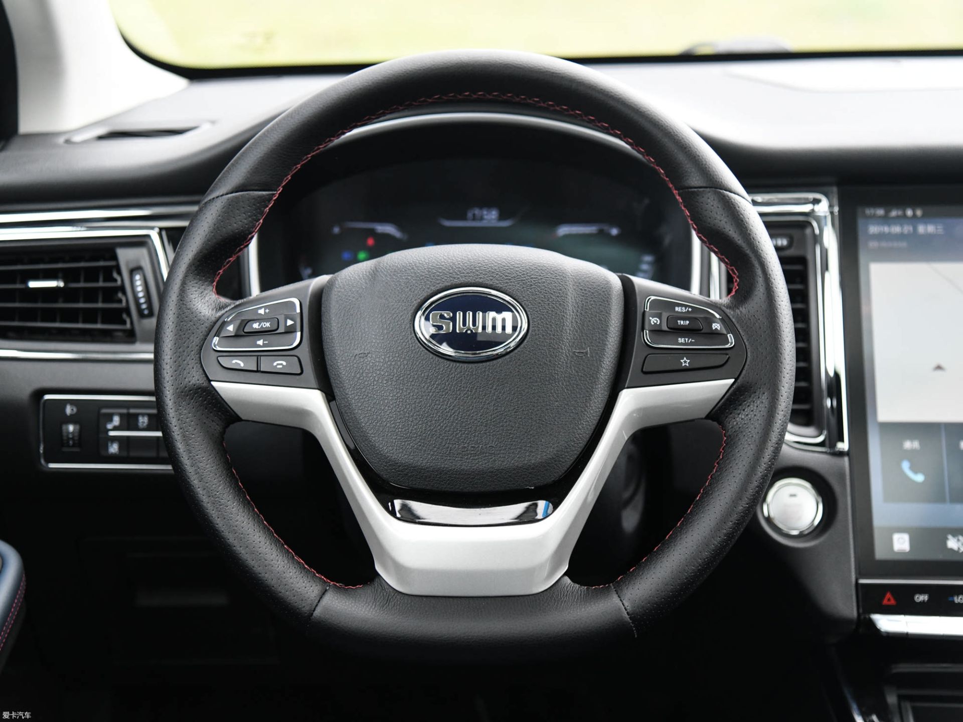 SWM G01  سیف خودرو نمای فرمان