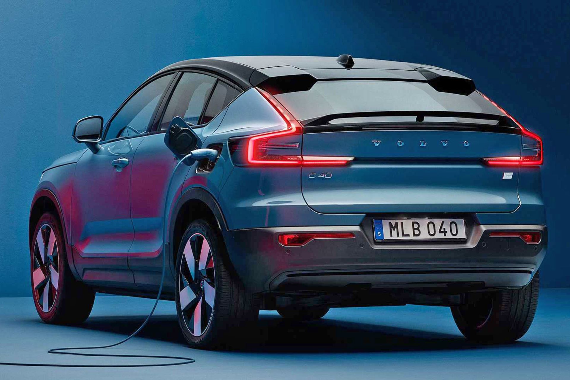 Volvo C40 Recharge ولوو سی40 ریچارج نمای پشت