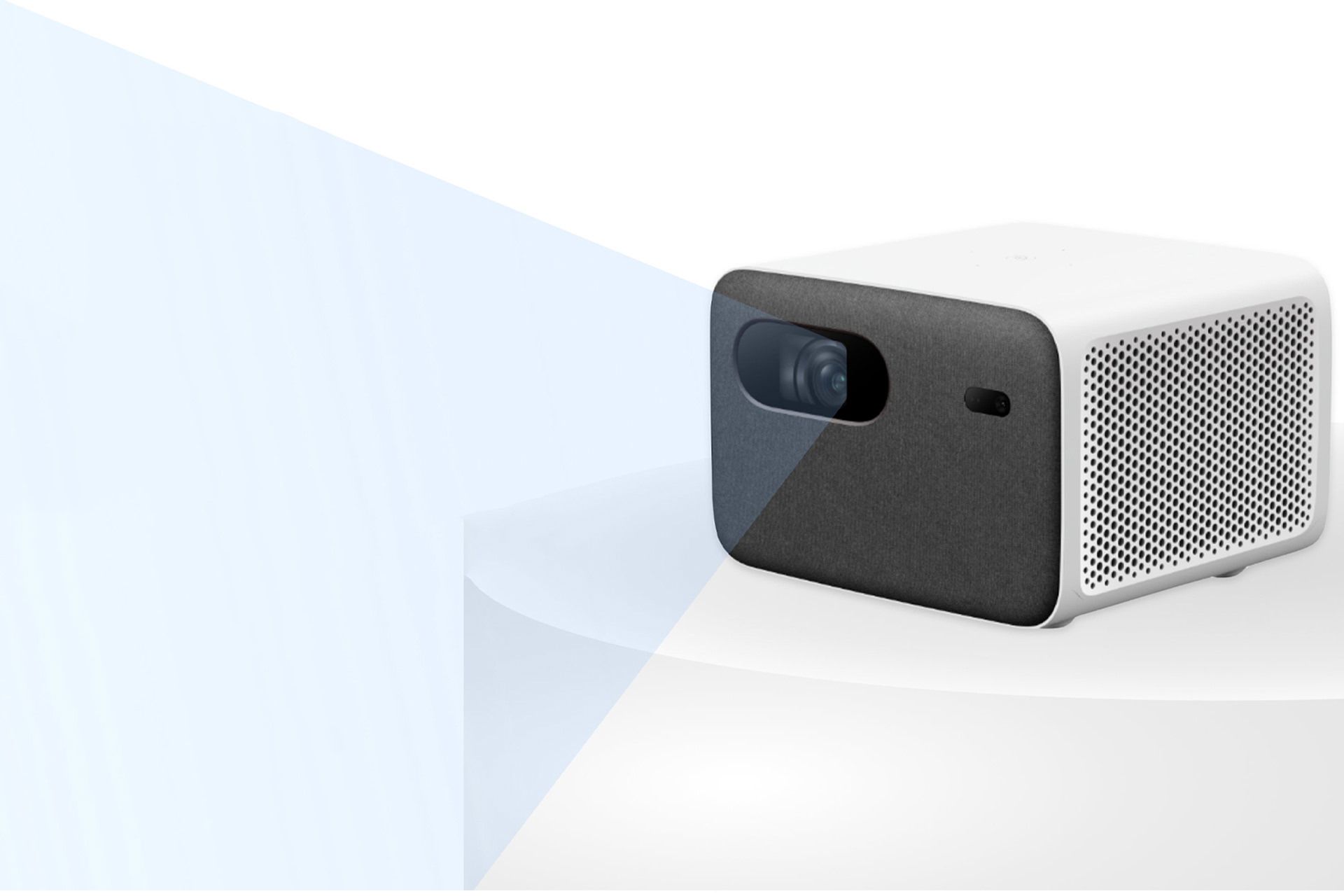 اسمارت پروژکتور 2 پرو شیائومی مدل سفید از نمای سه رخ