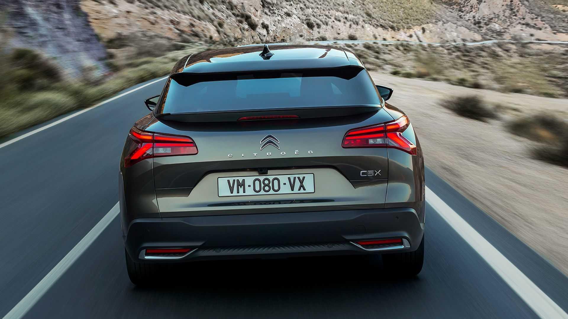 نمای عقب کراس اور سیتروئن سی فایو ایکس / Citroen C5 X خاکستری رنگ