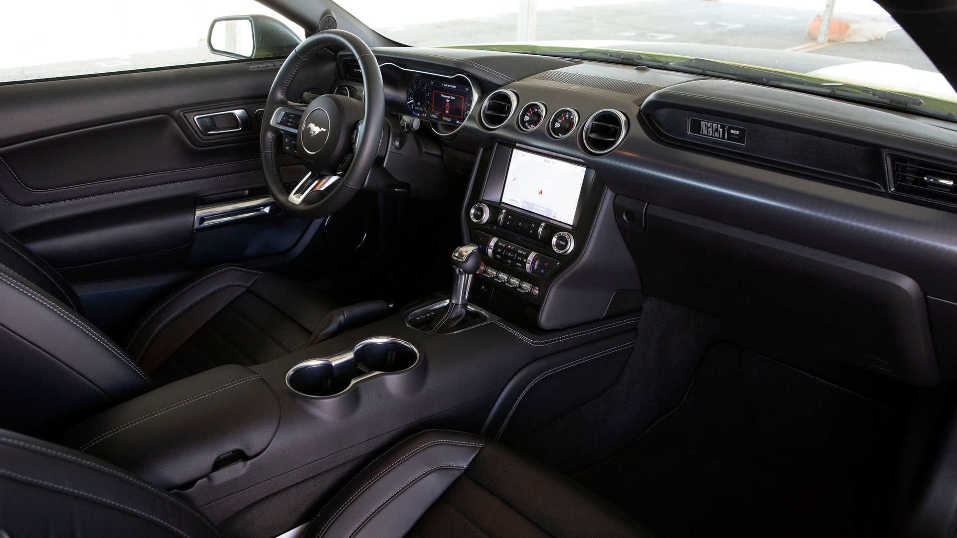 کابین فورد موستانگ مک وان / Ford Mustang Mach 1 زرد رنگ