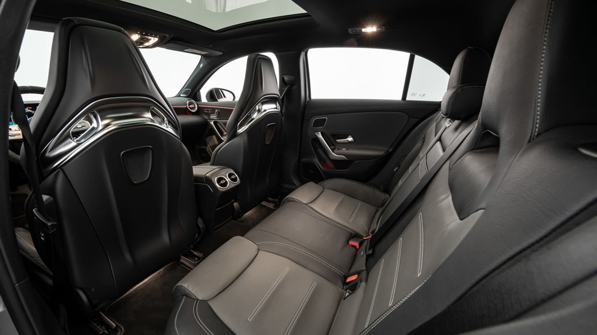 صندلی عقب مرسدس آ ام گ تیونینگ برابوس / Brabus Mercedes-AMG A45 S نقره ای رنگ