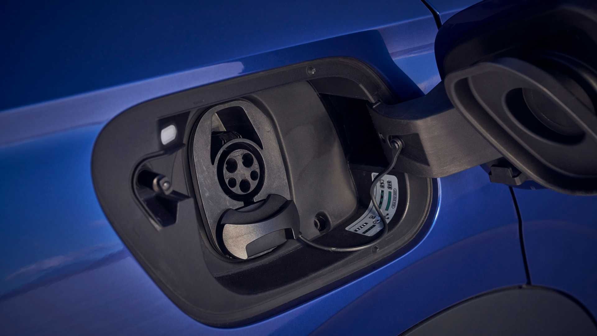 مرجع متخصصين ايران پورت شارژ خودروي الكتريكي فولكس واگن آي دي 4 / Volkswagen ID.4 آبي رنگ