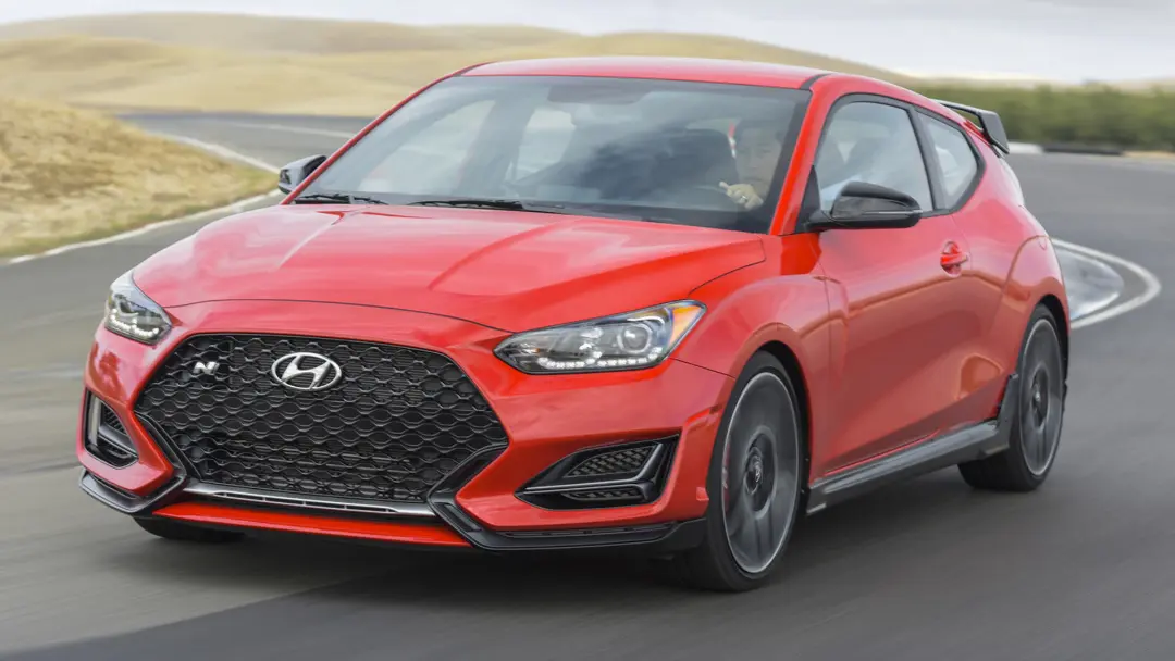 هیوندای ولوستر / Hyundai Veloster قرمز رنگ