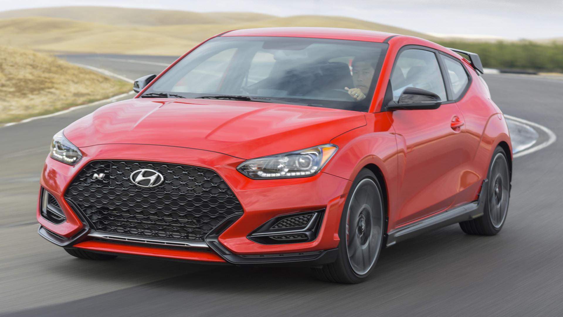 هیوندای ولوستر / Hyundai Veloster قرمز رنگ