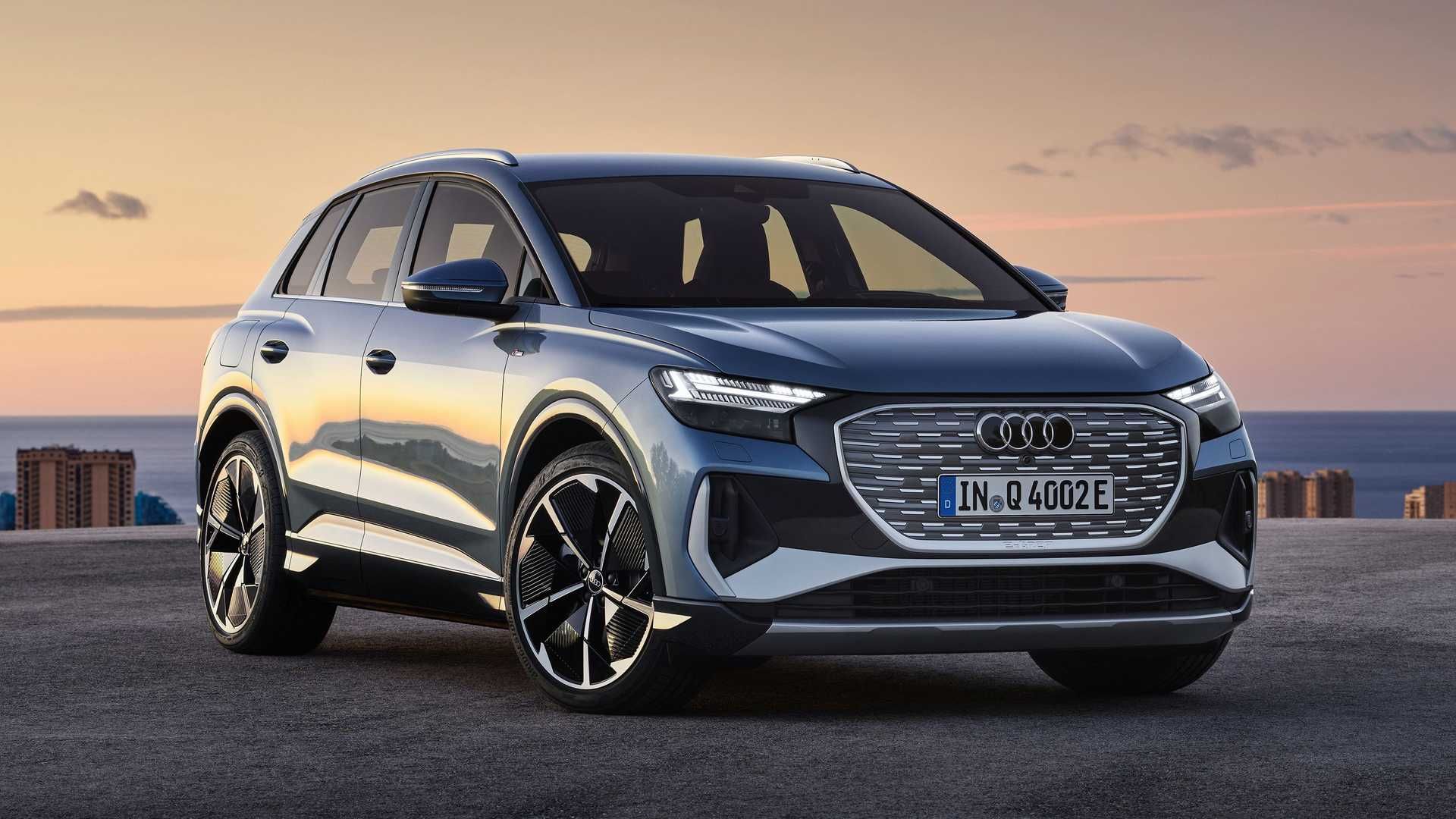 نمای روبرو آئودی کیو4 ای ترون Audi Q4 E-Tron And Q4 Sportback