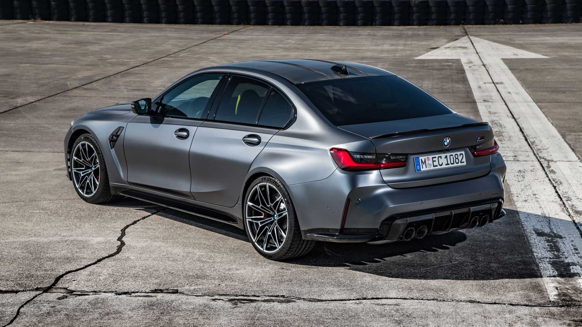 نمای عقب چپ بی ام و ام3 کامپتیشن BMW M4 Competition