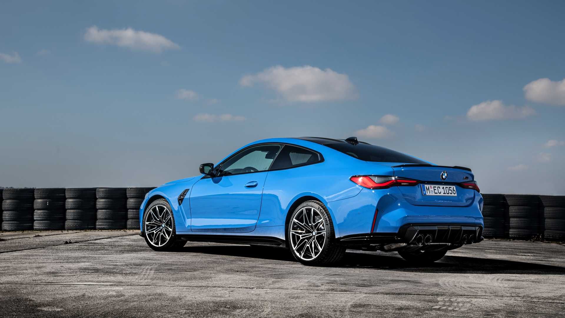 نمای پشت بی ام و ام4 کامپتیشن BMW M4 Competition