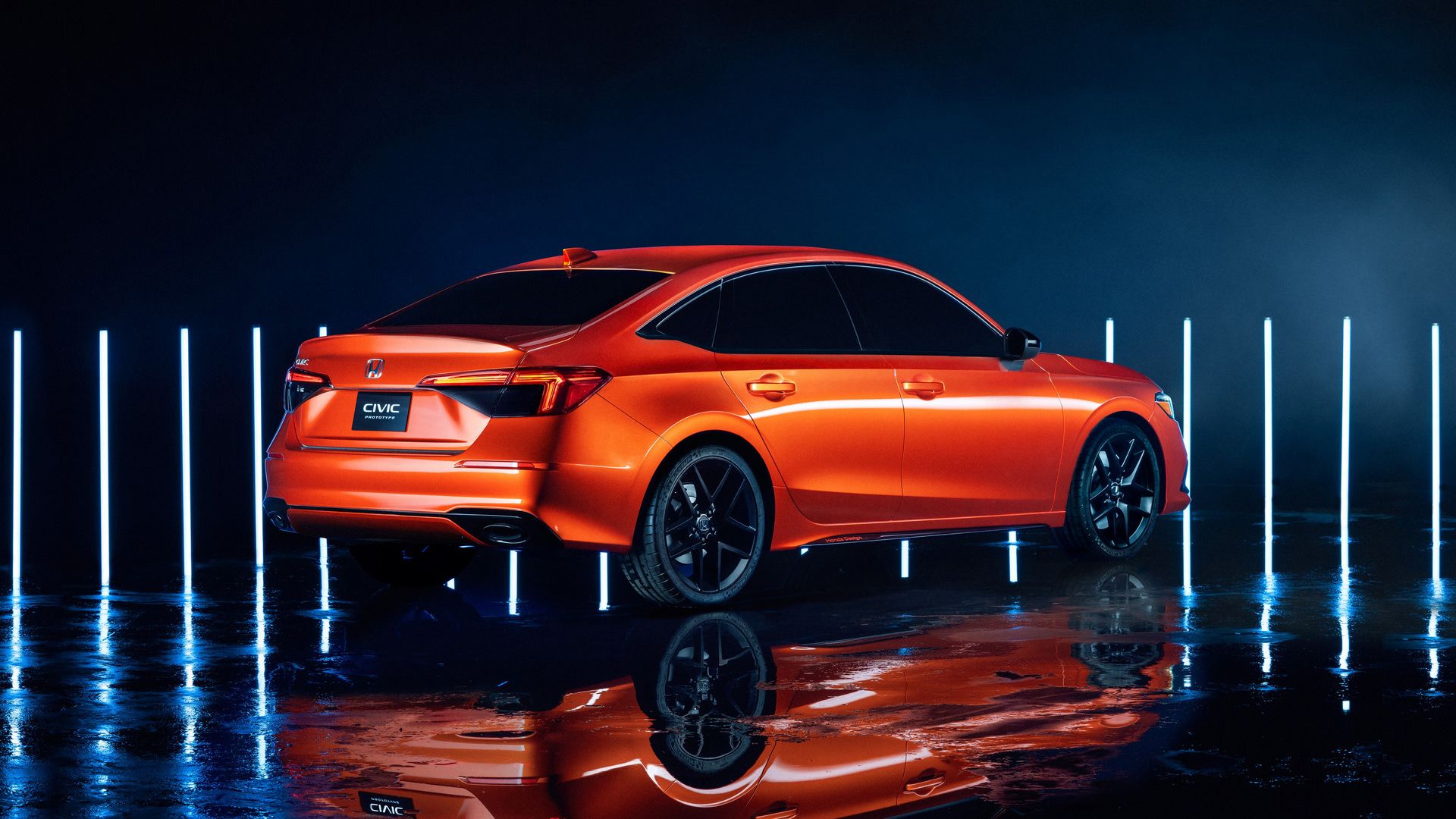 نمای عقب بخش بیرونی هوندا سیویک مدل 2022 / 2022 Honda Civic Sedan نارنجی رنگ