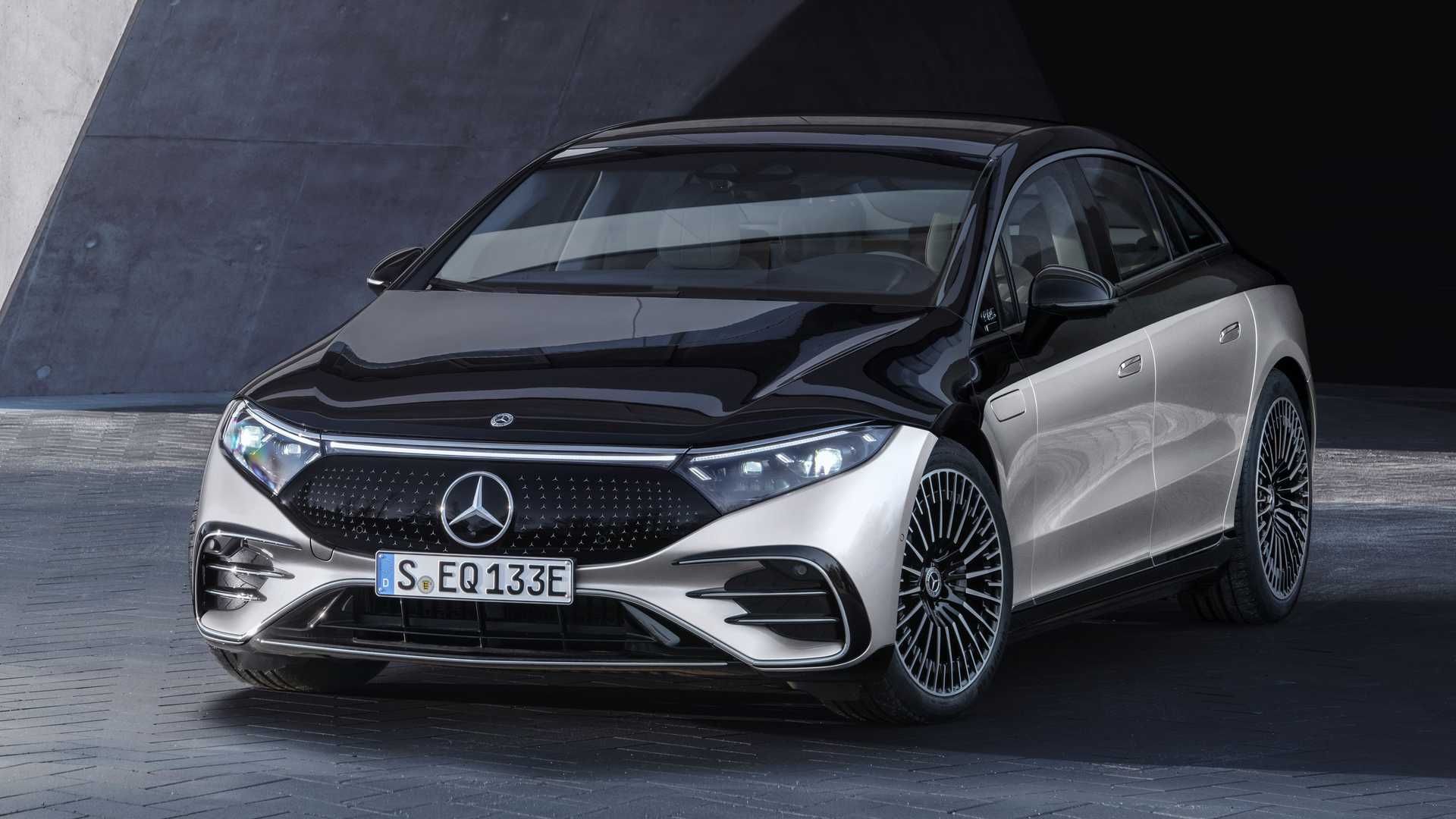 نمای روبرو مرسدس بنز Mercedes-Benz EQS