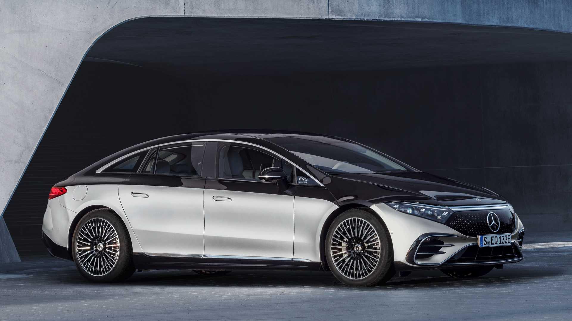نمای سه رخ مرسدس بنز Mercedes-Benz EQS
