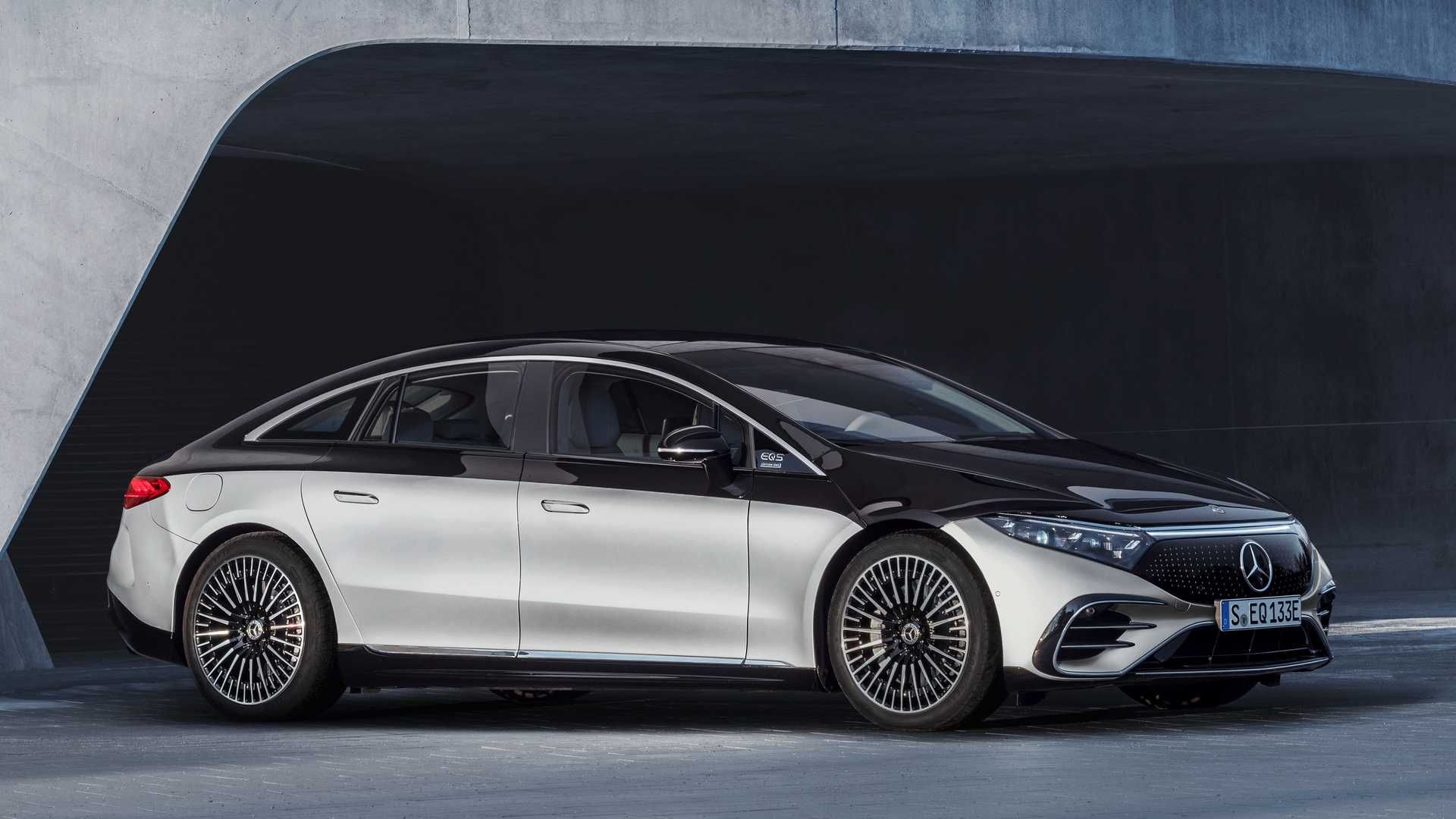 نمای سه رخ مرسدس بنز Mercedes-Benz EQS