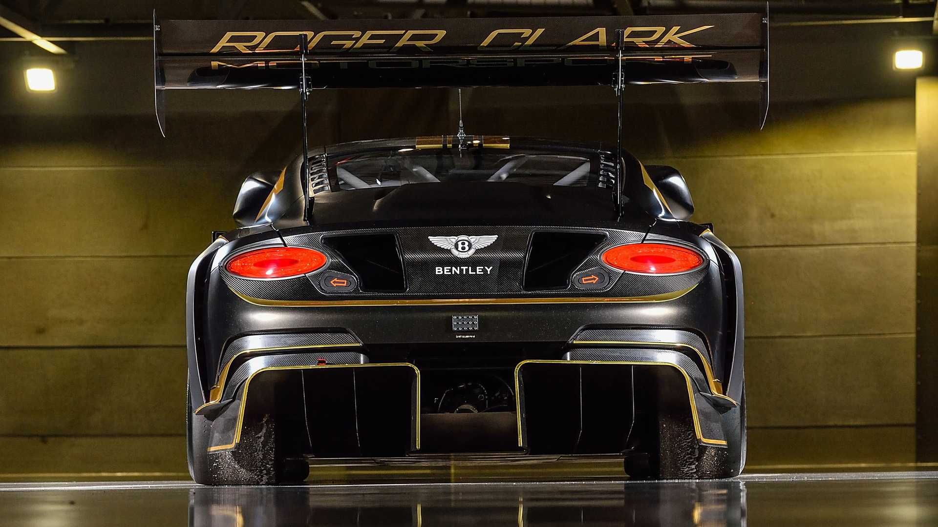 نمای عقب بنتلی کنتیننتال جی تی 3 پایکز پیک / Bentley Continental GT3 Pikes Peak سیاه رنگ