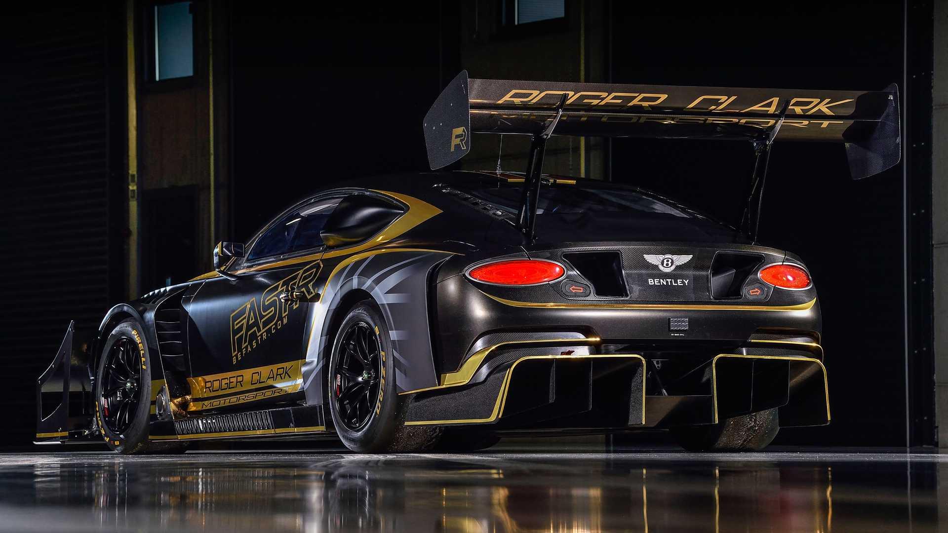 نمای عقب بنتلی کنتیننتال جی تی 3 پایکز پیک / Bentley Continental GT3 Pikes Peak سیاه رنگ با نوارهای زرد