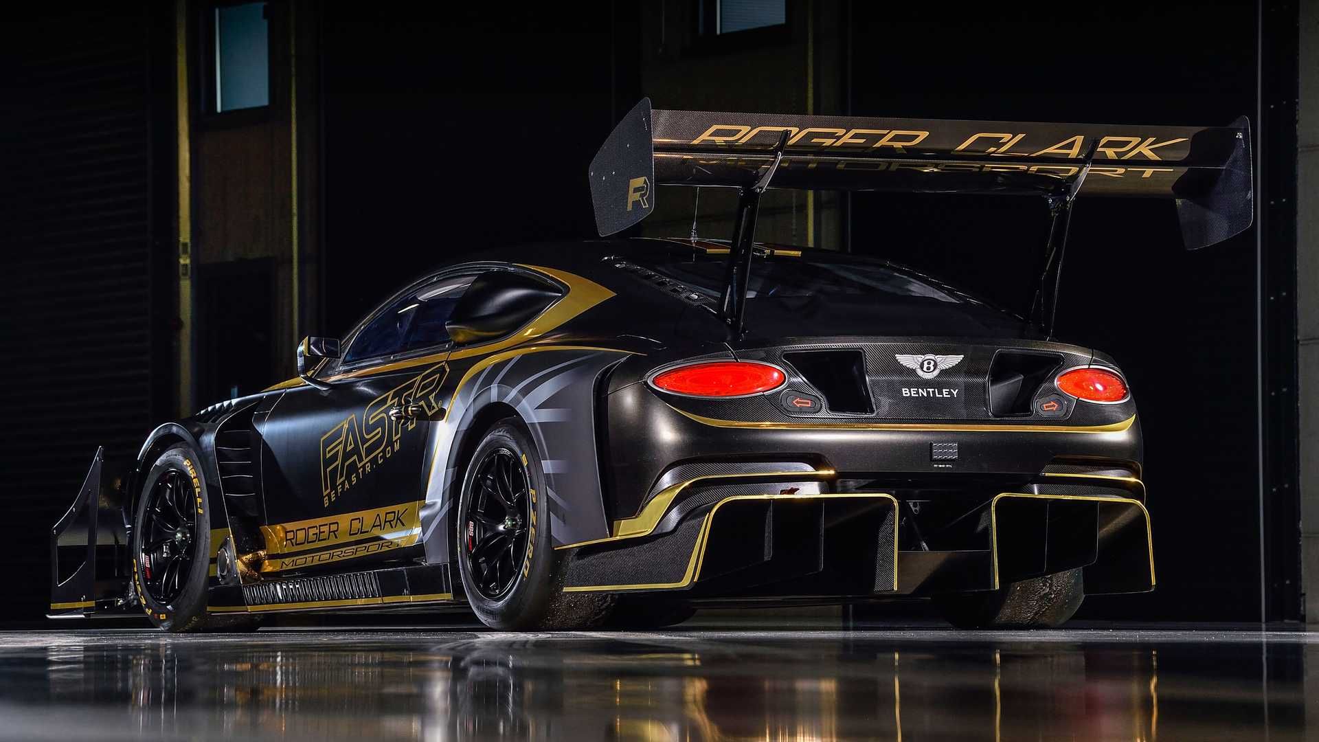 نمای عقب بنتلی کنتیننتال جی تی 3 پایکز پیک / Bentley Continental GT3 Pikes Peak سیاه رنگ با نوارهای زرد
