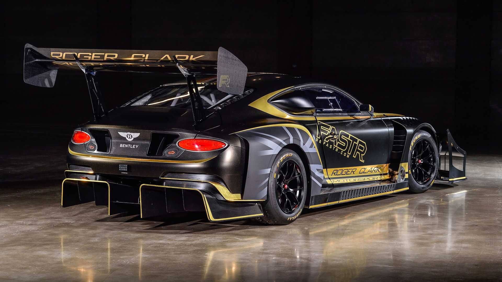 نمای سه چهارم عقب بنتلی کنتیننتال جی تی 3 پایکز پیک / Bentley Continental GT3 Pikes Peak سیاه رنگ