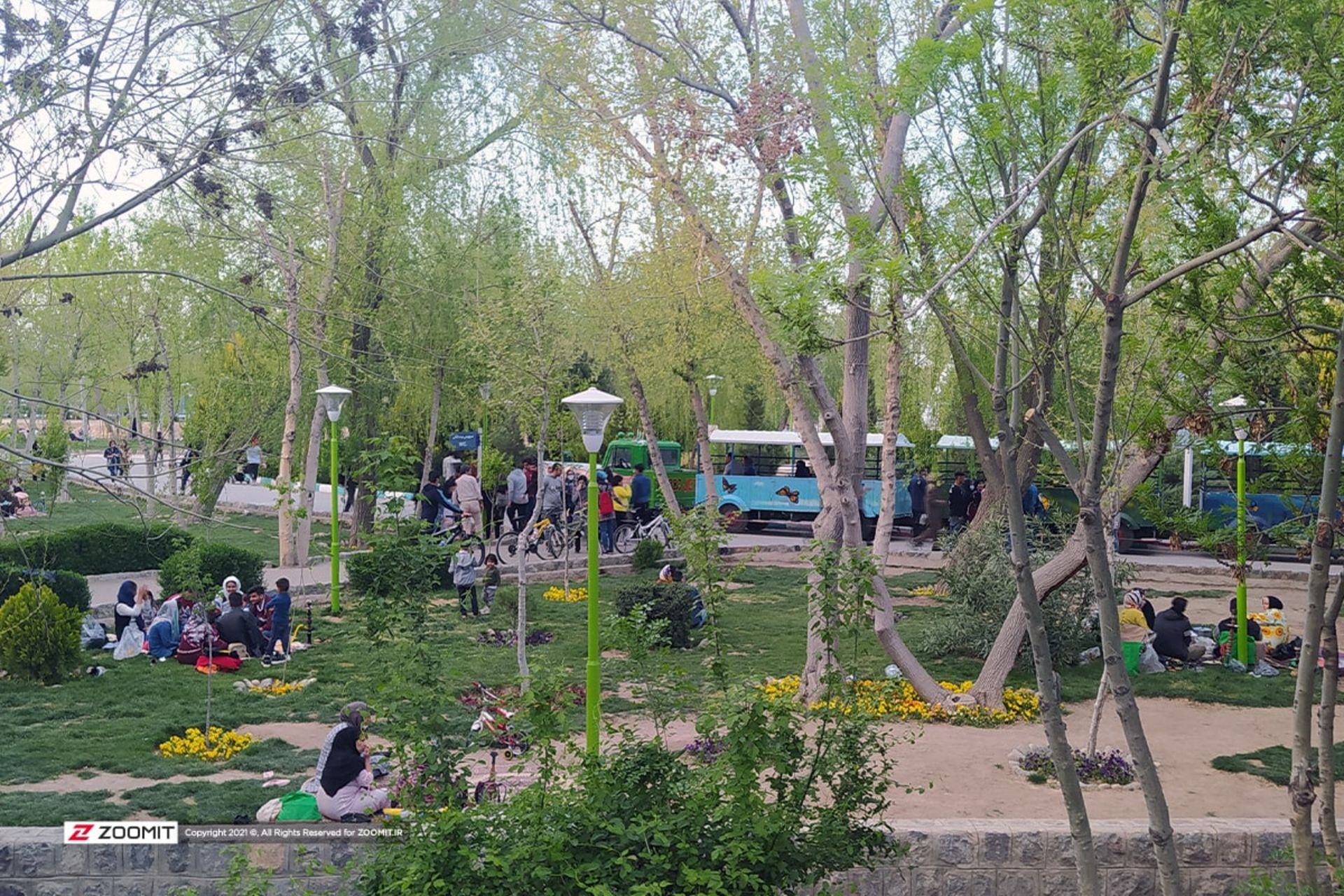 تجمع در پارک ناژوان اصفهان در نوروز ۱۴۰۰ باوجود کرونا