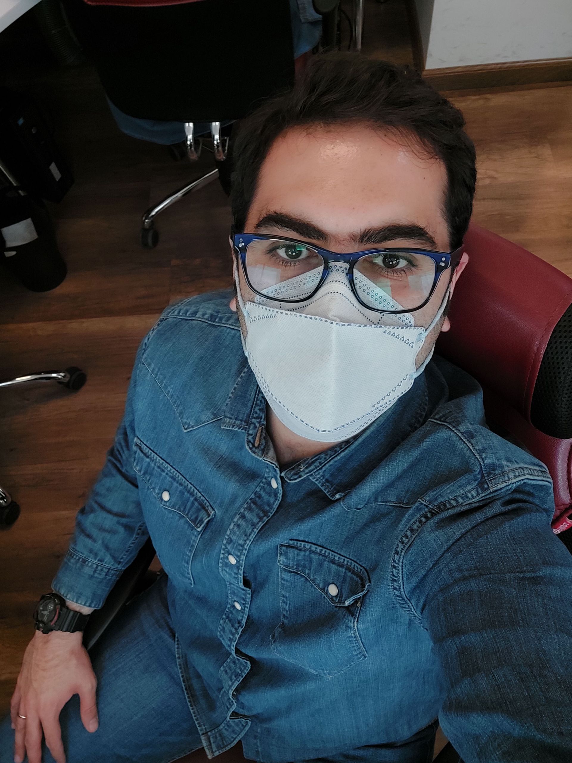 عکس نمونه دوربین سلفی گلکسی A52 - حسین خلیلی صفا از زومیت