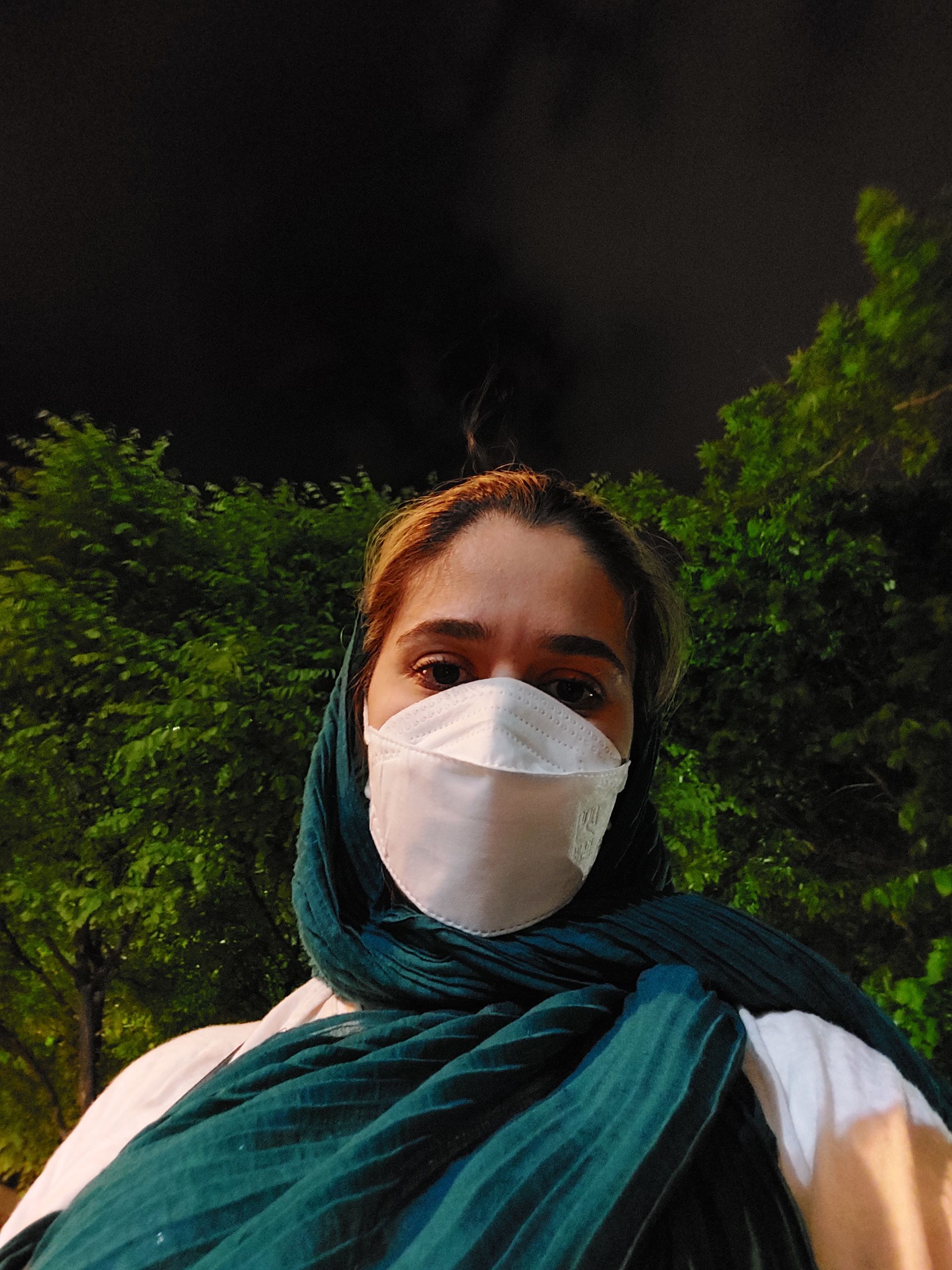 عکس نمونه سلفی گلکسی A72 - فرناز عرفان از زومیت