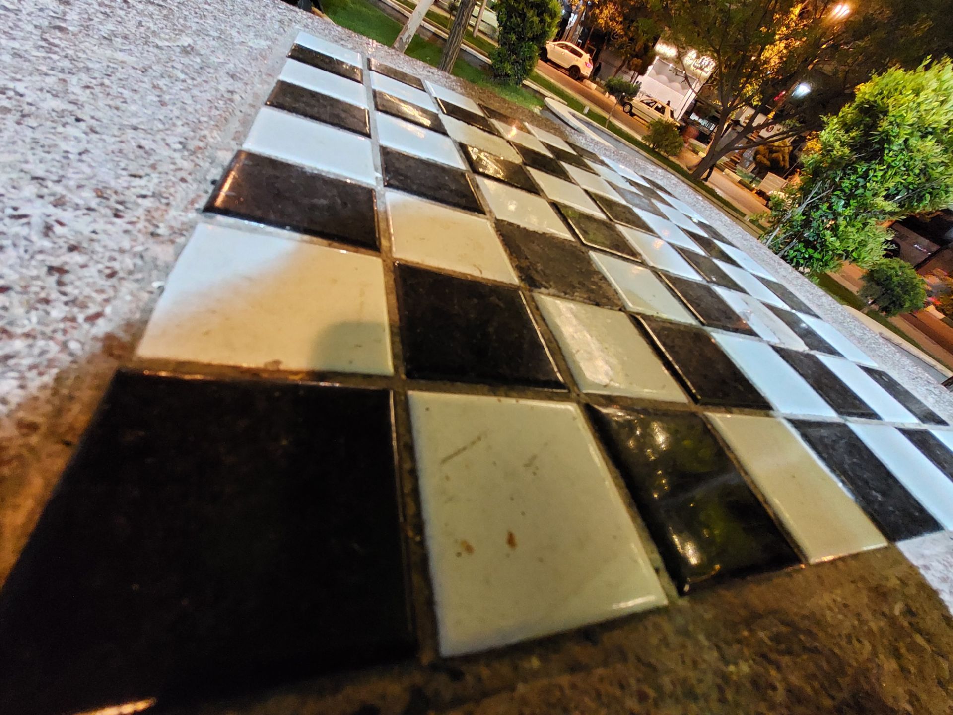 عکس نمونه دوربین اولتراواید گلکسی A72 در نور کم - صفحه شطرنج در هفت حوض