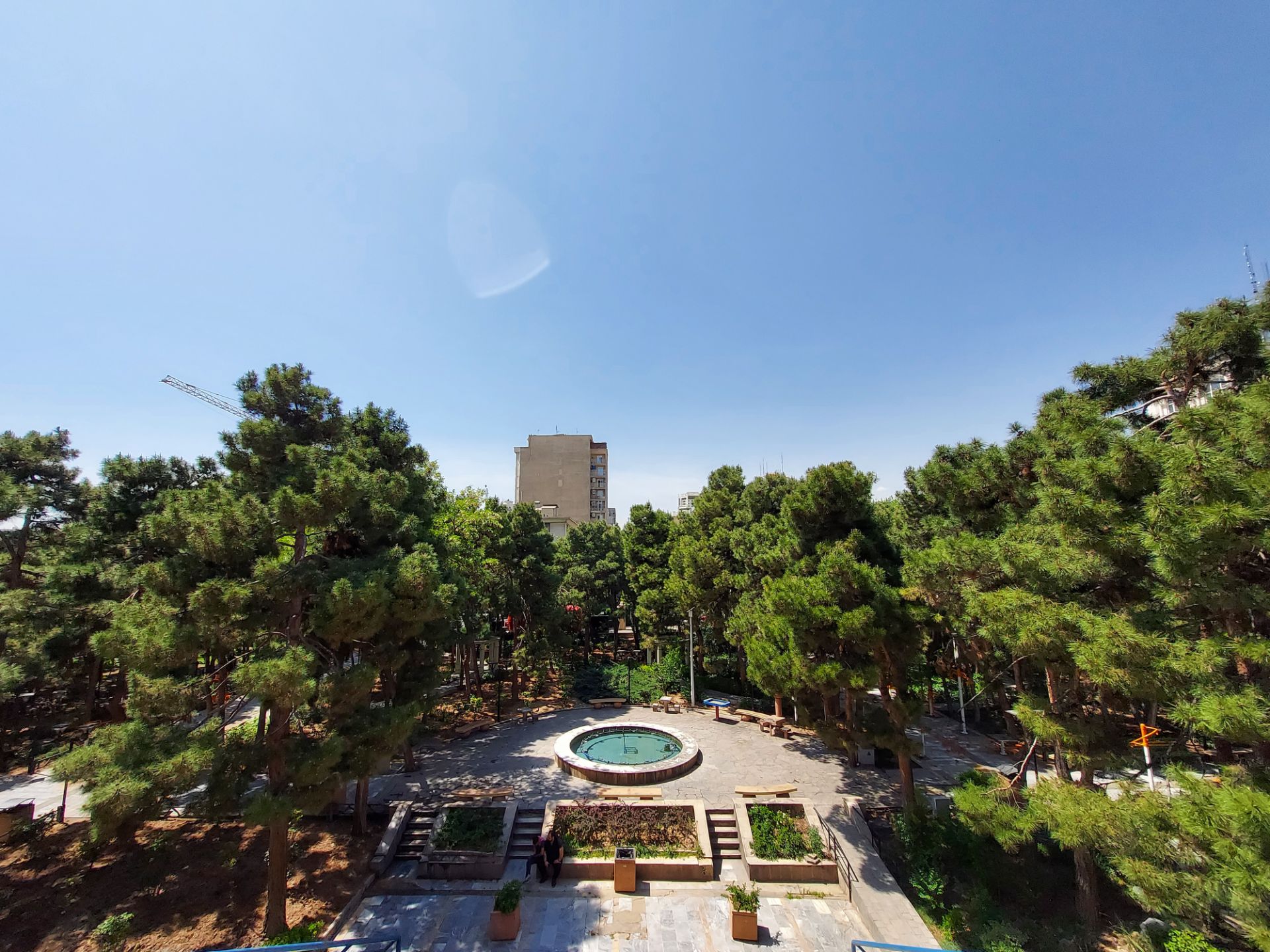 عکس نمونه دوربین اولتراواید گلکسی M51 سامسونگ در نور مناسب - نمای فوق عریض از پارک صبا خیابان جردن