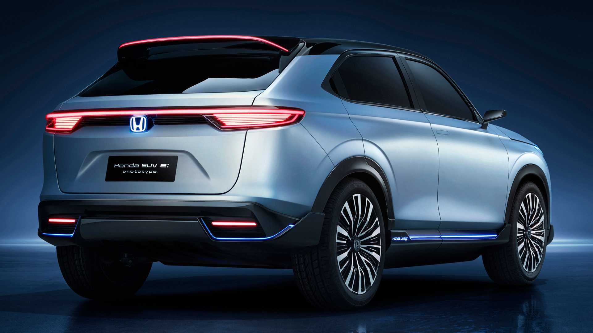 نمای عقب پروتوتایپ شاسی بلند برقی هوندا / Honda SUV E:Prototype Concept
