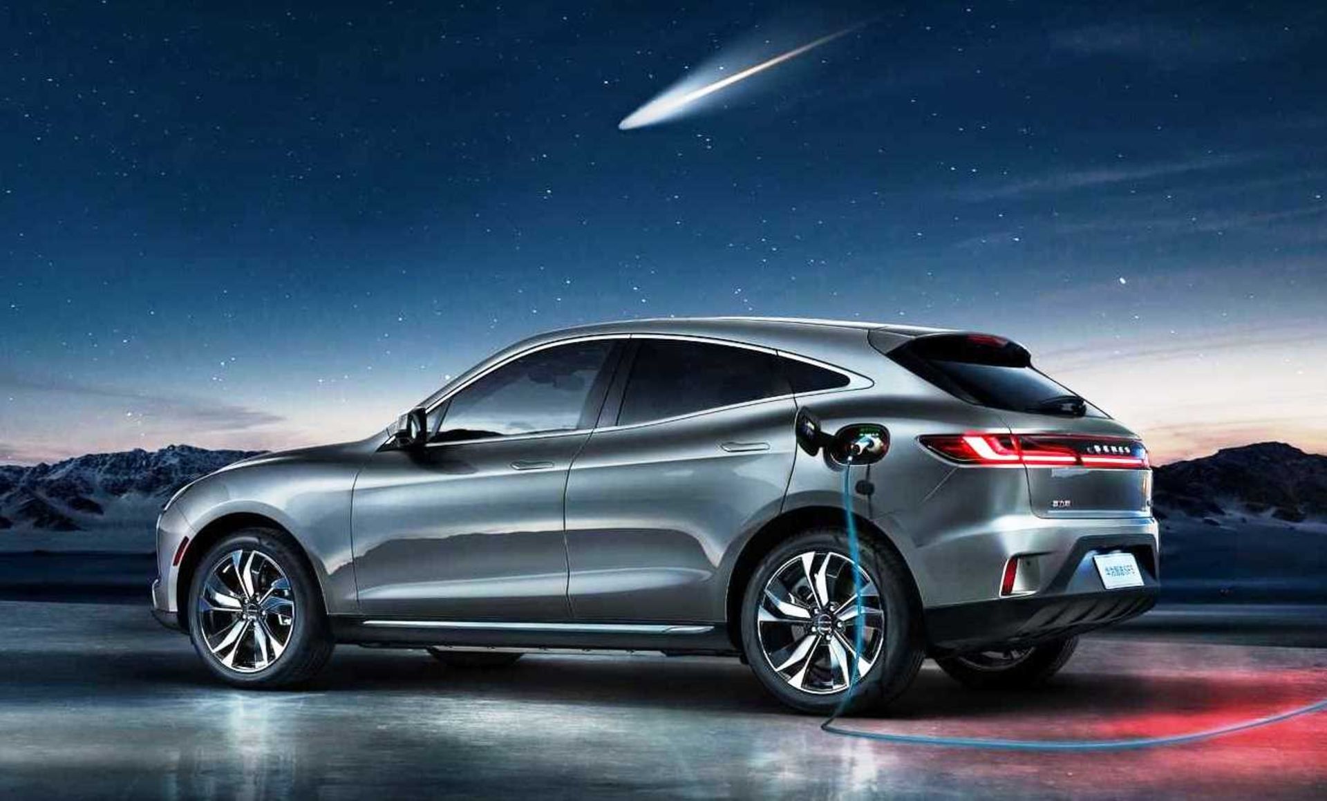 نمای پشت خودرو هواوی Seres SF5 