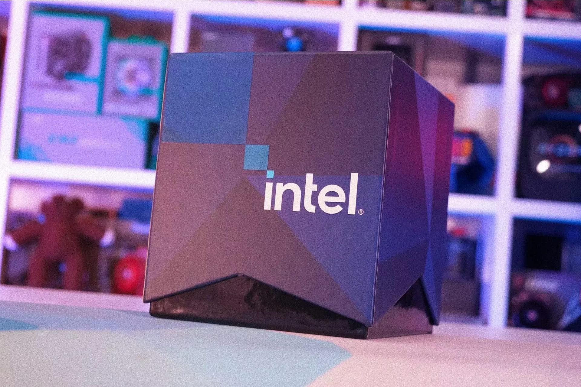 جعبه پردازنده راکت لیک اس نسل یازدهمی اینتل / Intel Rocket Lake-S از نمای جلو
