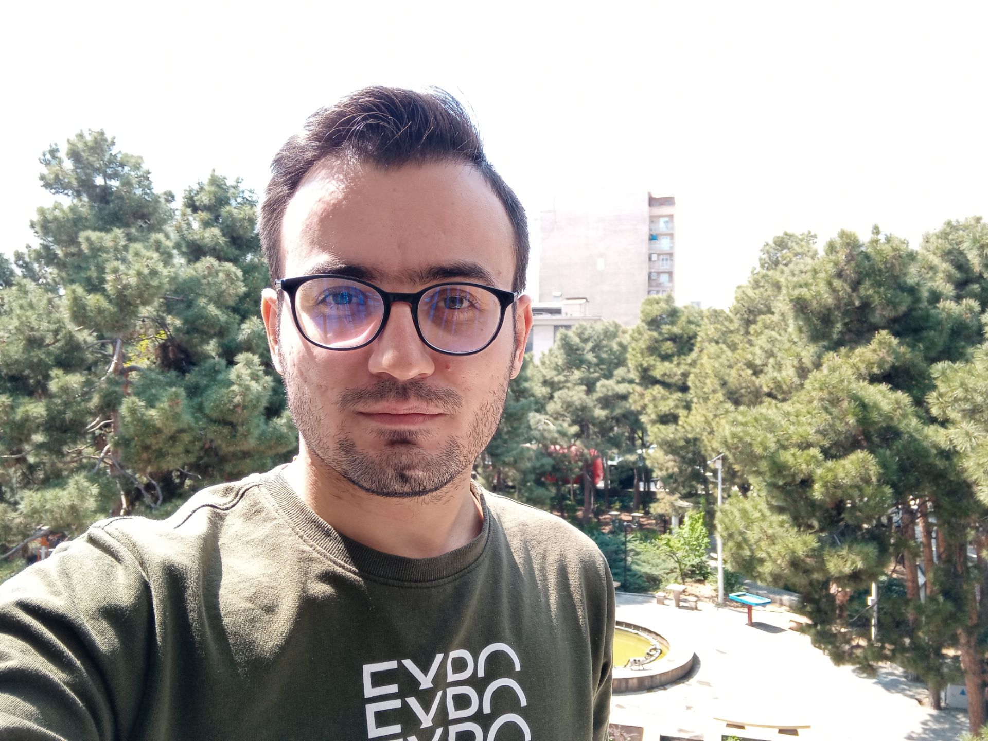 نمونه عکس دوربین سلفی ال جی K51S - مهرداد عیسی لو