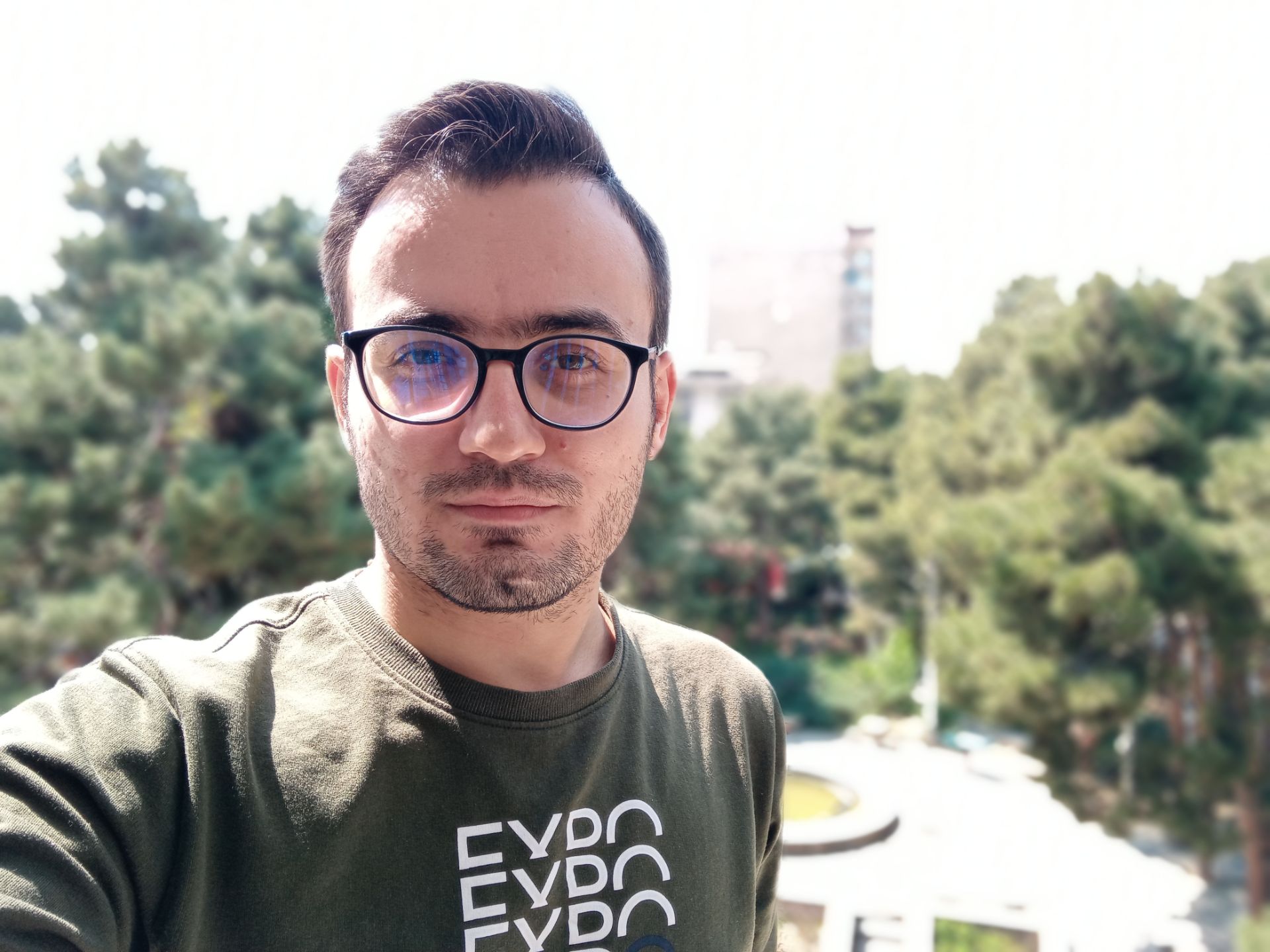 نمونه عکس دوربین سلفی ال جی K51S - مهرداد عیسی لو پرتره