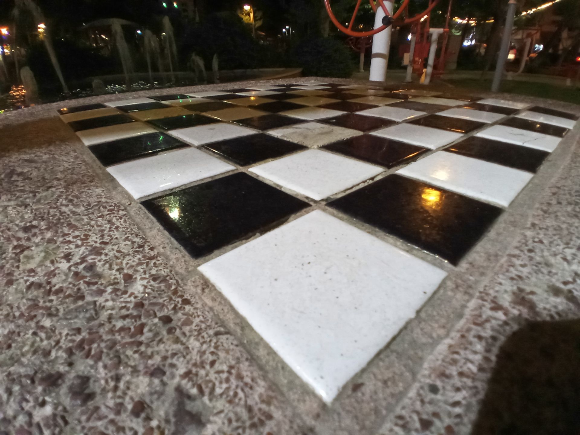 نمونه عکس دوربین اولتراواید ال جی K51S - کف پوش سرامیک در پارک