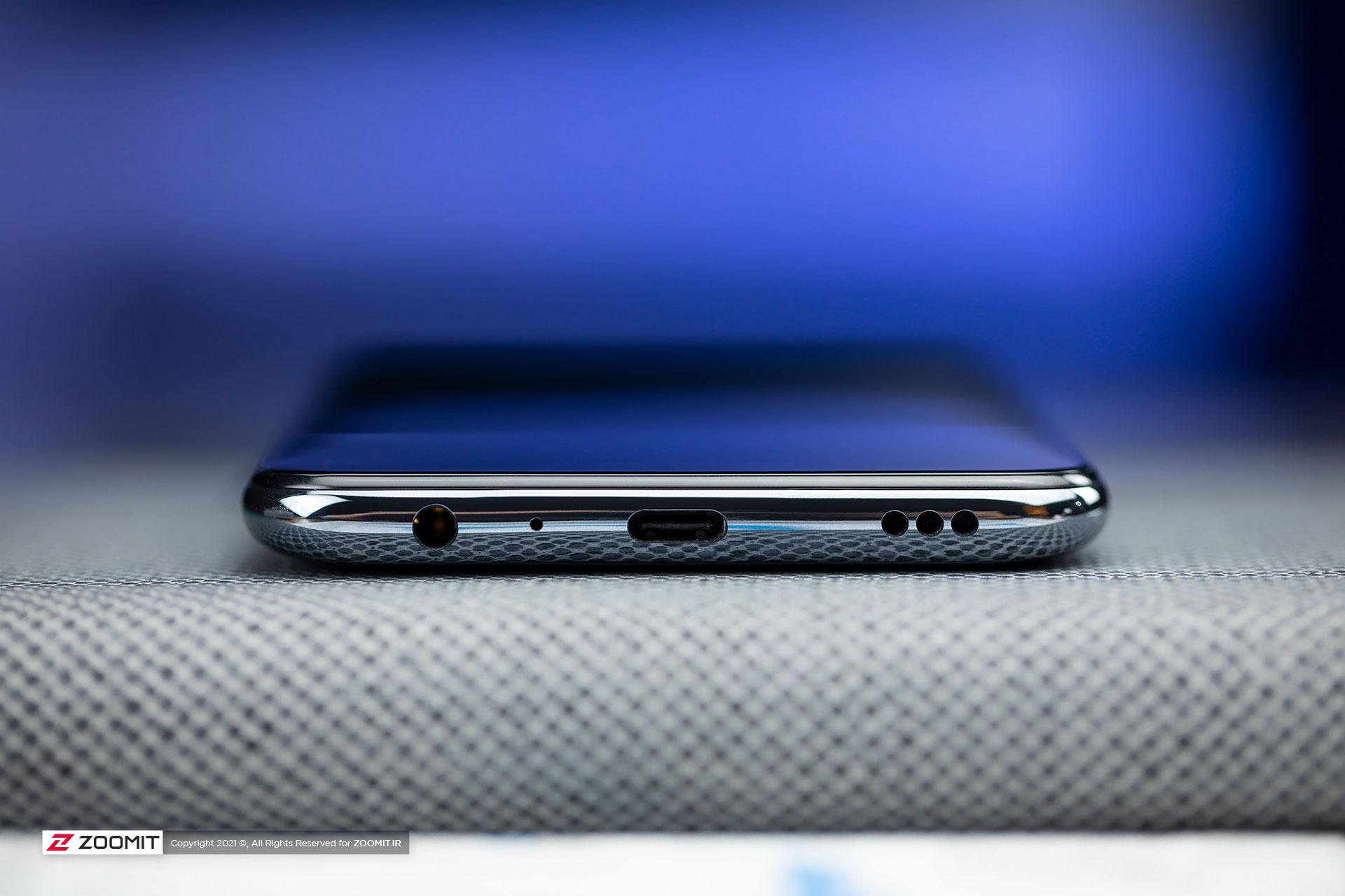 پورت شارژ USB-C ، جک هدفون و اسپیکر گوشی ال جی K61