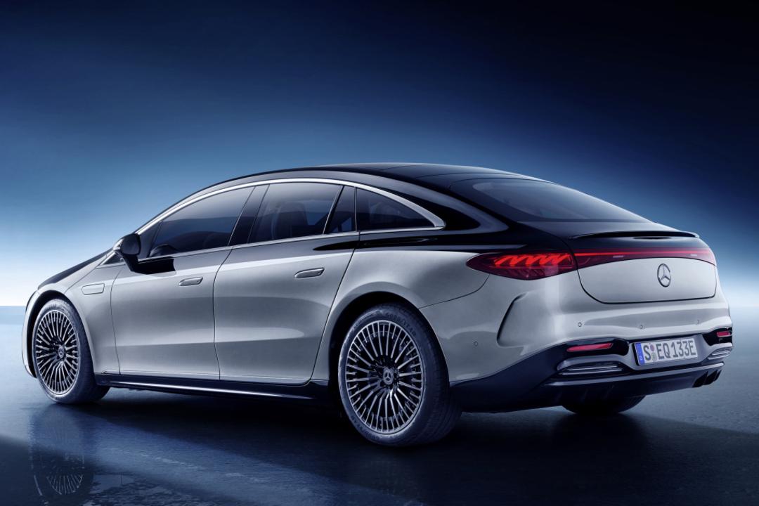 نمای پشت مرسدس بنز Mercedes-Benz EQS