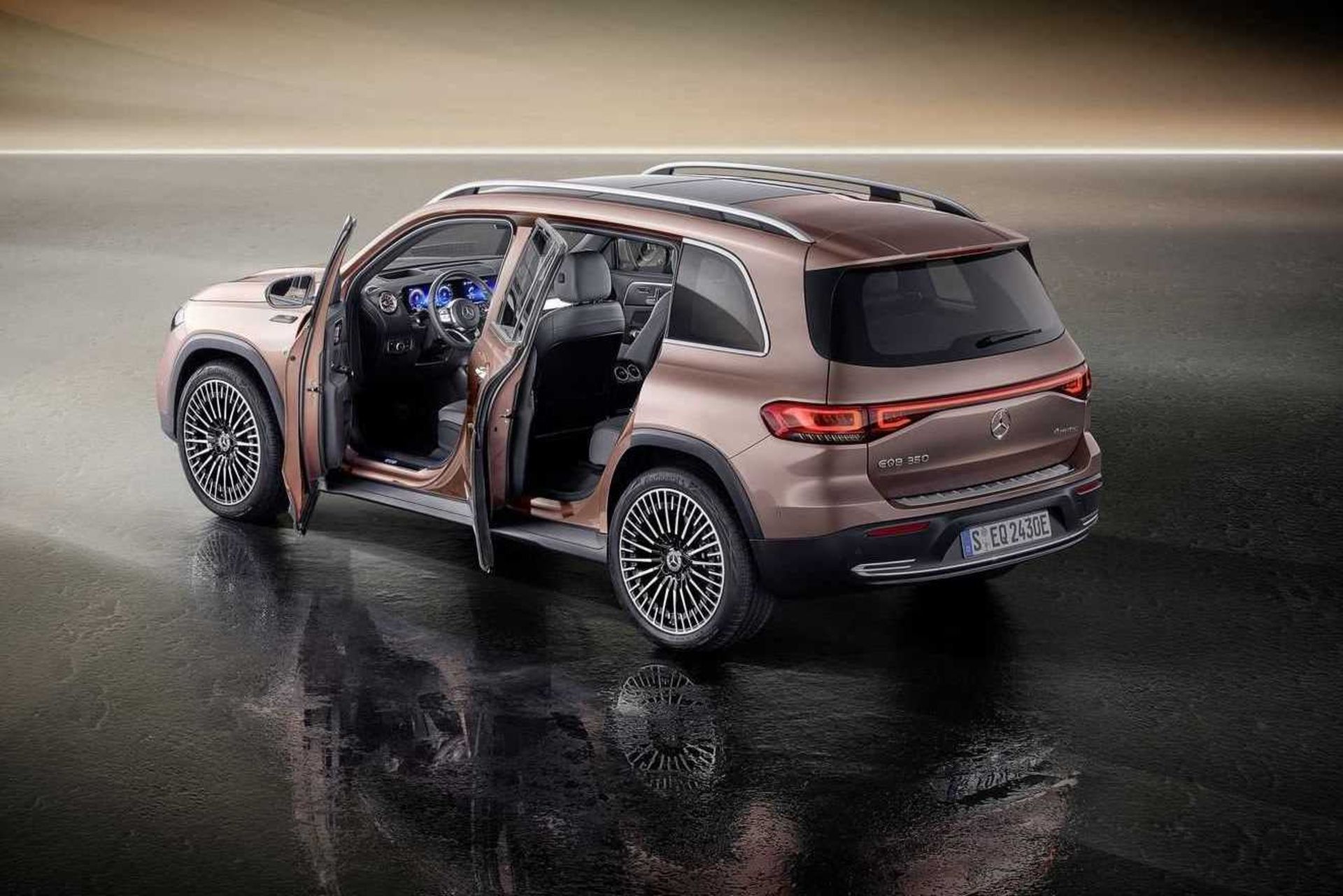 Mercedes-Benz EQB  نمای بالا مرسدس بنز ای کیو بی