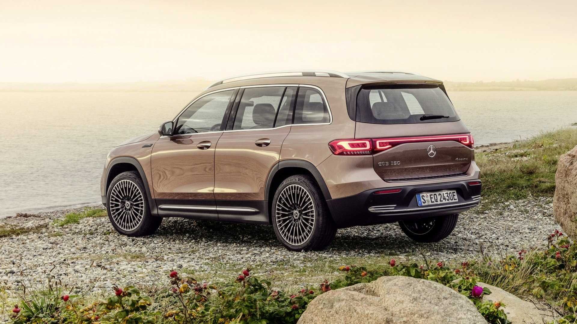 Mercedes-Benz EQB  نمای عقب مرسدس بنز ای کیو بی