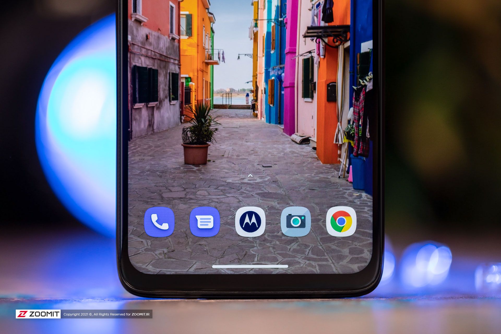 حاشیه پایین صفحه نمایش گوشی موتو جی ۹ پلاس موتورولا