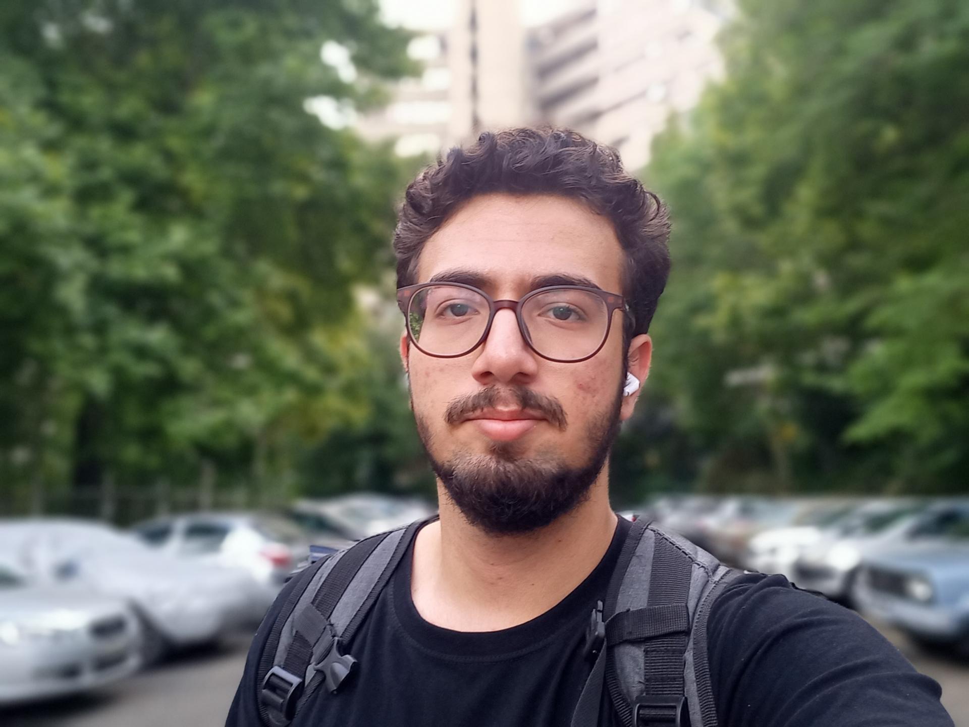 نمونه عکس ثبت شده توسط دوربین سلفی گلکسی A32‌ در روشنایی روز - محمدامین صدقی
