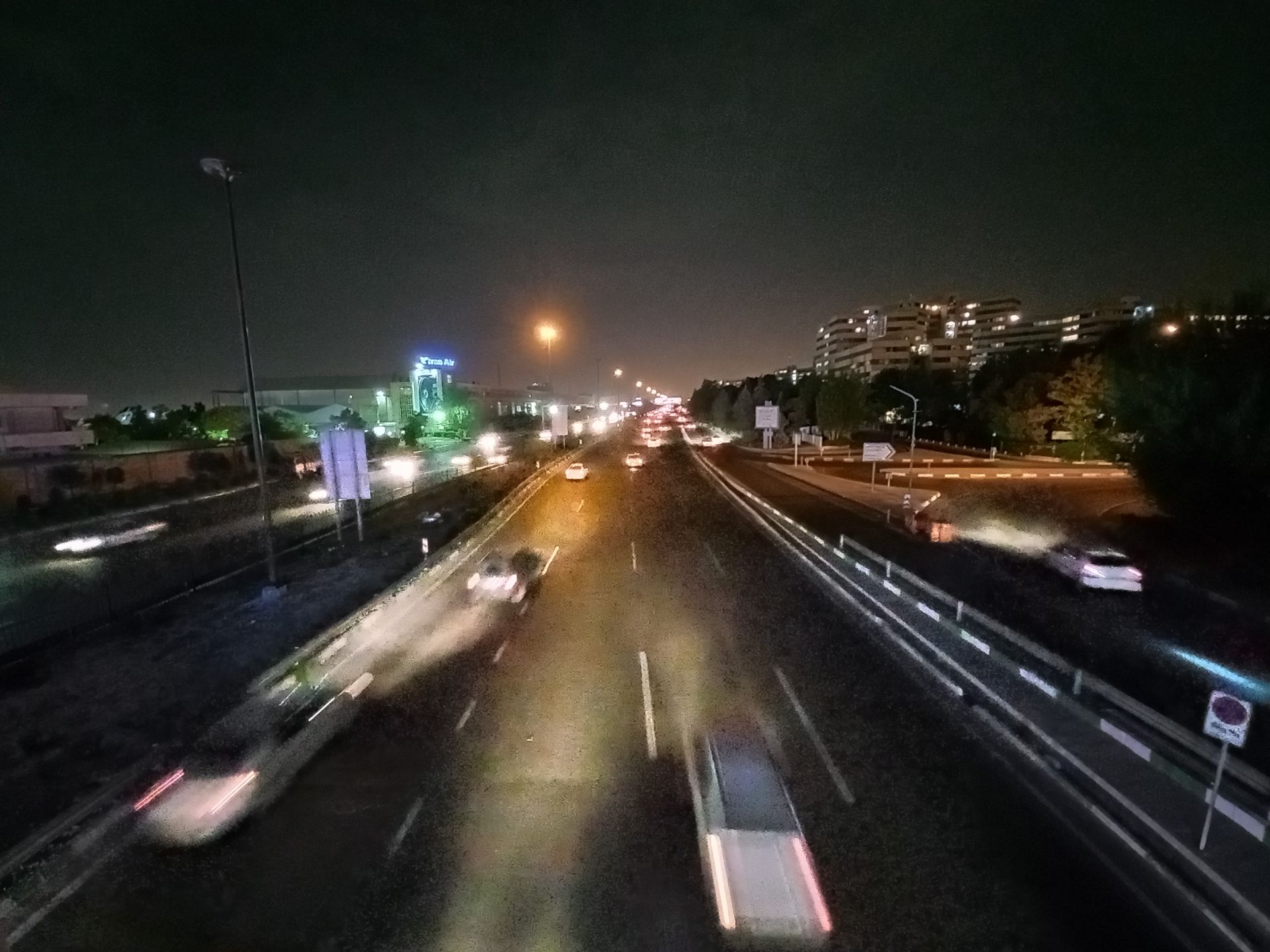 نمونه عکس ثبت شده توسط دوربین فوق‌عریض گلکسی A32 سامسونگ در تاریکی شب - کنارگذار شهید لشکری