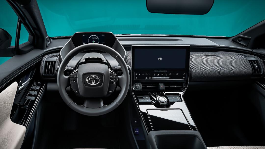 داشبورد و فرمان کراس اور مفهومی تویوتا / Toyota bZ4X Concept