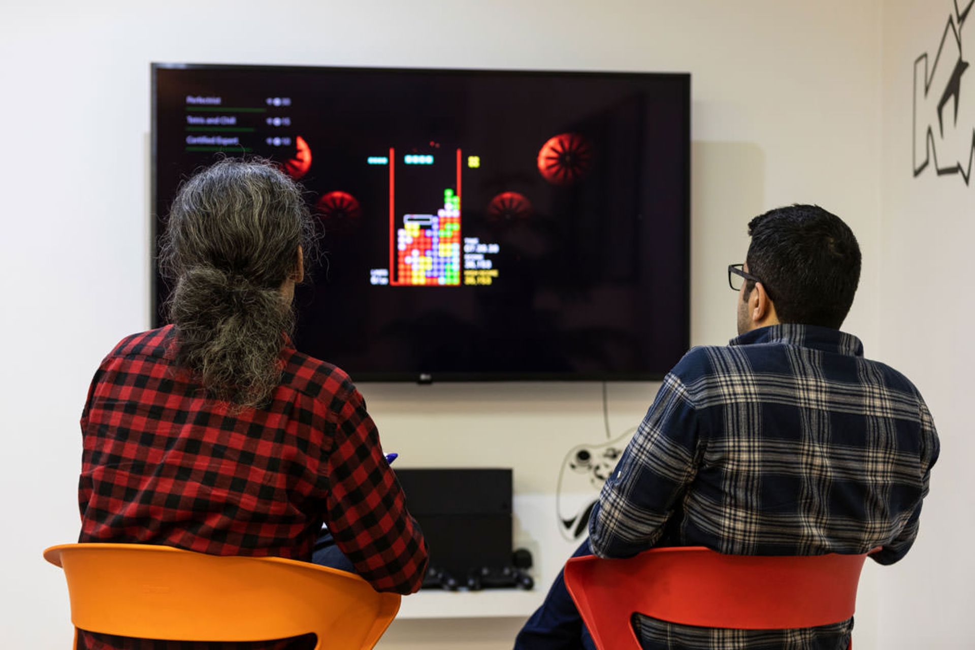 کارکنان زومیت در حال بازی