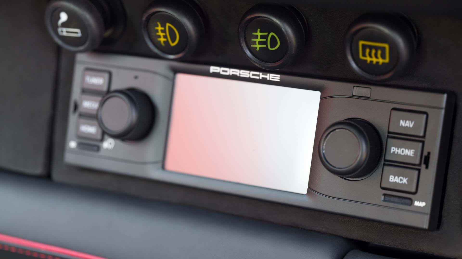 سیستم سرگرمی خودروی برقی پورشه 911 اوررتی / Everrati Porsche 911 EV  قرمز رنگ